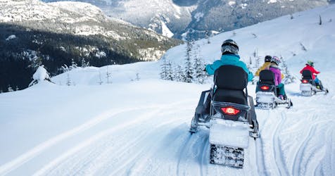 Motos de nieve en Whistler: recorrido por la tarde para principiantes
